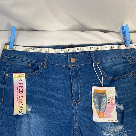*NWT* Denim Ripped Jean shorts sz 3X - Picture 9 of 13